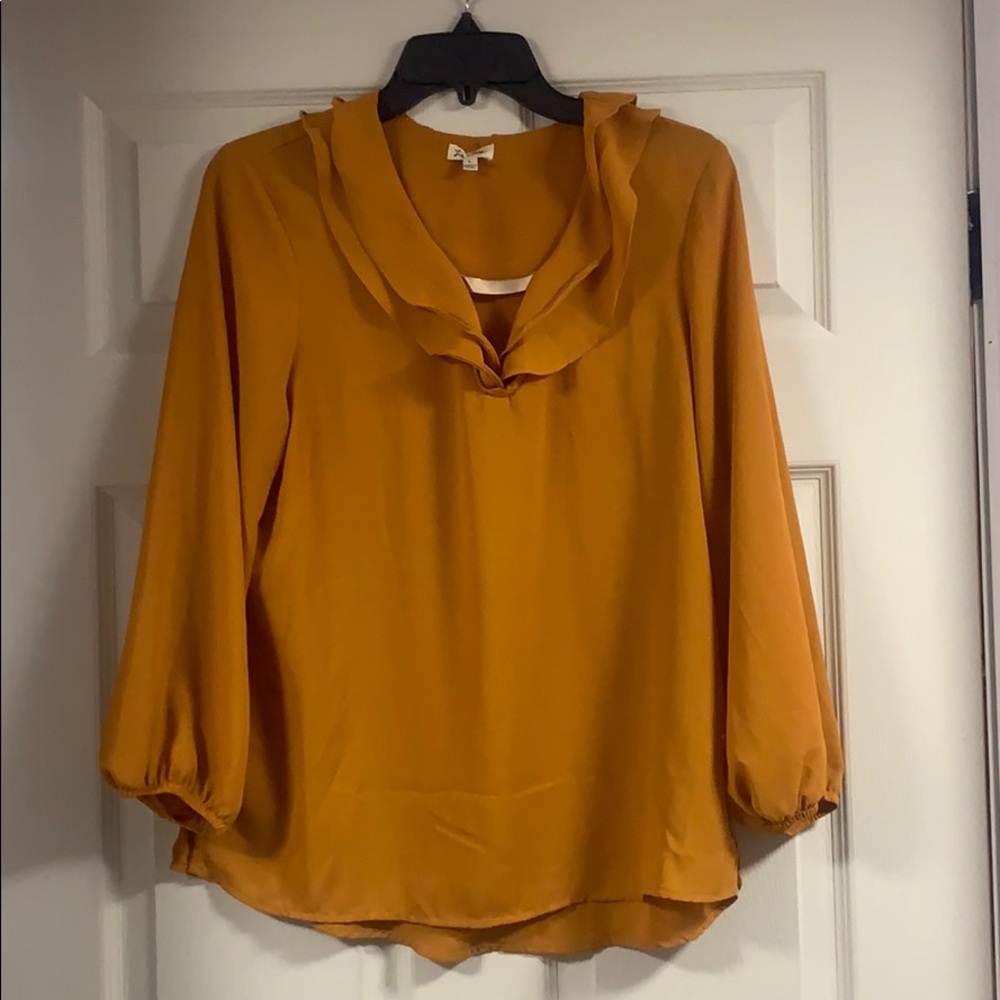 cute blouse 💛